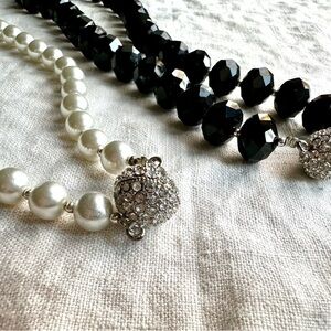 White House Black Market Elegant Black and White Pearl Necklace